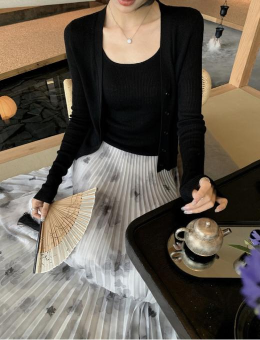 🎈【全国包邮】张贝贝同款水墨画褶皱半身裙：❗❗❗万能穿搭的A字版型，掐出细腰，盖住肉腿褶皱感绝了 😁 商品图5