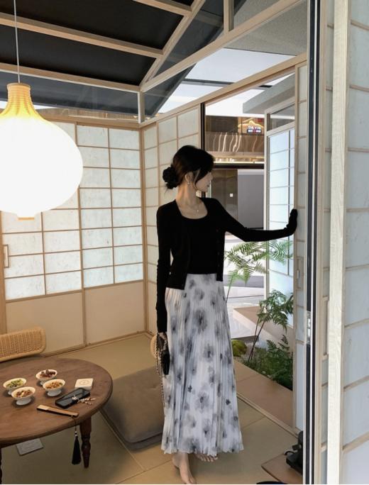 🎈【全国包邮】张贝贝同款水墨画褶皱半身裙：❗❗❗万能穿搭的A字版型，掐出细腰，盖住肉腿褶皱感绝了 😁 商品图1