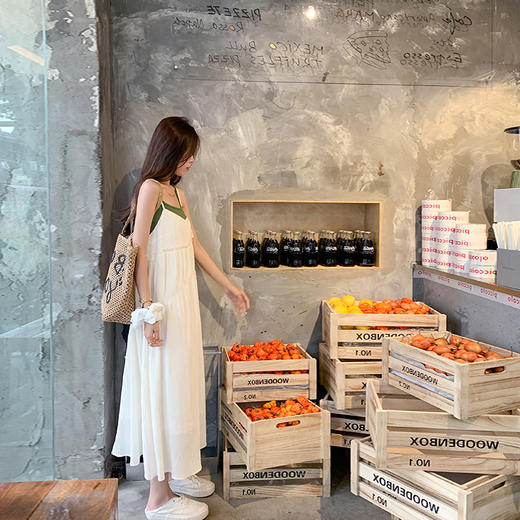 <曾小咸推荐>微信粉丝秒杀专场 仅此今天 活动结束下架【心动预警】杏色吊带裙（不含内搭绿色吊带） 日常199.99 立减110 秒杀89.99！！ 商品图1