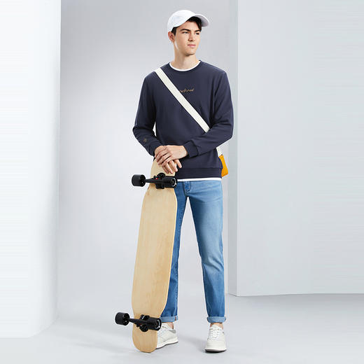 【5A抗菌2A防螨】柒牌圆领卫衣男春秋季时尚字母绣花休闲长袖上衣	126W70030 商品图3