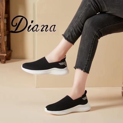 黛安娜休闲飞织舒适透气 走路轻便软底女鞋 商品图0