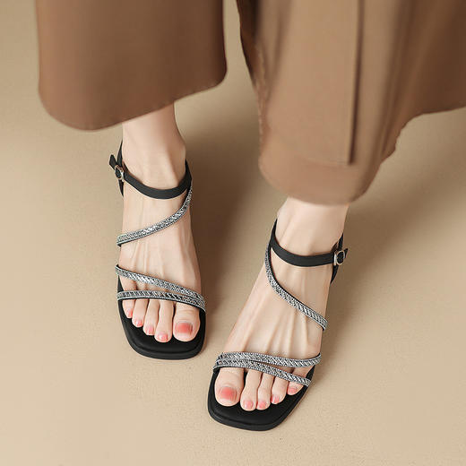 ZHR罗马凉鞋女2024夏季新款外穿水钻粗跟一字带时装女鞋配裙子 商品图1