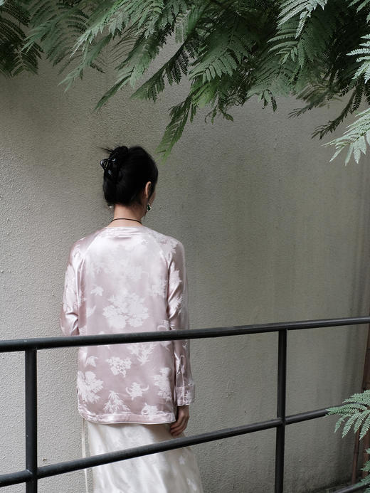 盛唐牡丹 |银粉蝶恋花冠乐绉上衣 商品图9