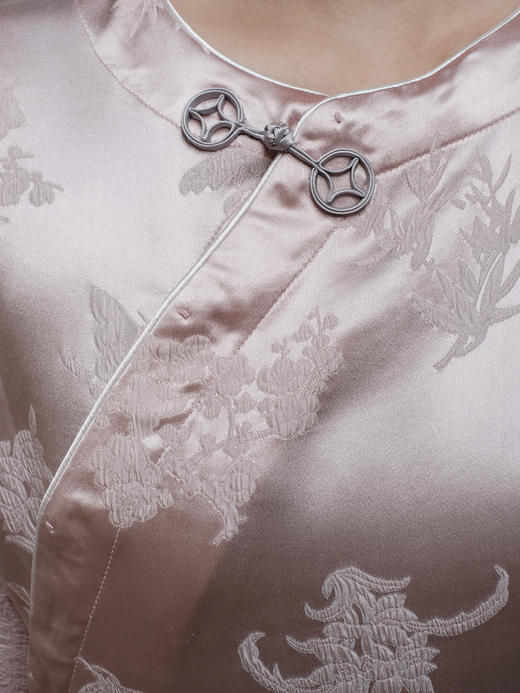 盛唐牡丹 |银粉蝶恋花冠乐绉上衣 商品图3