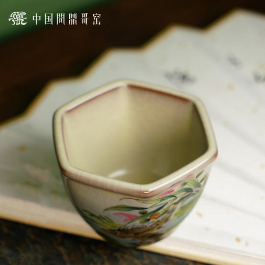 问鼎哥窑碎玉致巧款辰坤杯（绘画富贵有余）（缺货） 商品图1