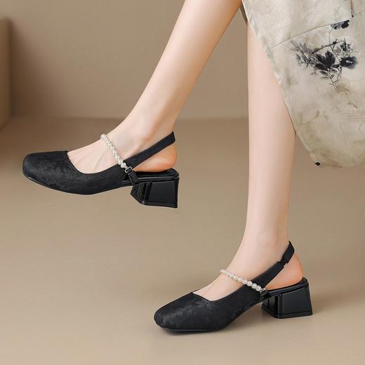 ZHR新中式国风凉鞋女2024春夏新款中粗跟浅口包头带珍珠配裙子 商品图1