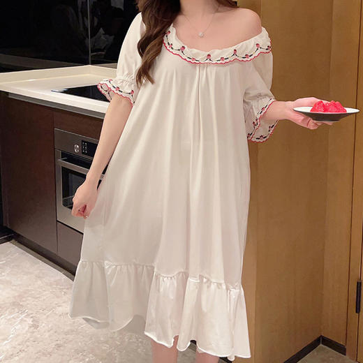 【明星同款！超仙的甜美睡裙】柔软舒适，轻盈飘逸，曼妙动人，夏款女短袖睡衣白色草莓花边可外穿家居服 商品图3