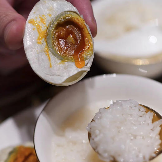 兴凯湖咸鸭蛋 吃着东北大米长大的麻鸭 蛋白柔嫩 蛋黄细腻 商品图1