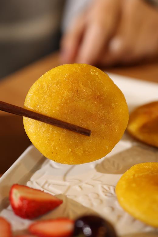 【桐庐非遗手工玉米饼】桐庐本地人都爱吃的特色美食❗️ 👉🤲20个饼只要49.9元💰 每个饼价格不要2.5元🙅🏻纯手工💯 “饼皮酥脆香浓，馅料鲜香可口” 商品图9