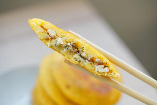 【桐庐非遗手工玉米饼】桐庐本地人都爱吃的特色美食❗️ 👉🤲20个饼只要49.9元💰 每个饼价格不要2.5元🙅🏻纯手工💯 “饼皮酥脆香浓，馅料鲜香可口” 商品图7