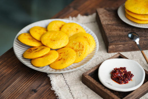 【桐庐非遗手工玉米饼】桐庐本地人都爱吃的特色美食❗️ 👉🤲20个饼只要49.9元💰 每个饼价格不要2.5元🙅🏻纯手工💯 “饼皮酥脆香浓，馅料鲜香可口” 商品图5