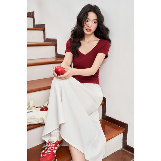 西遇白色U领正肩简约短袖女新款通勤基础修身T粉色绿色D0740371/V0050524 商品图1