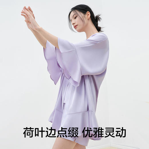 有棵树2024新款缎面纺丝抗皱女士睡袍-J7006 商品图4