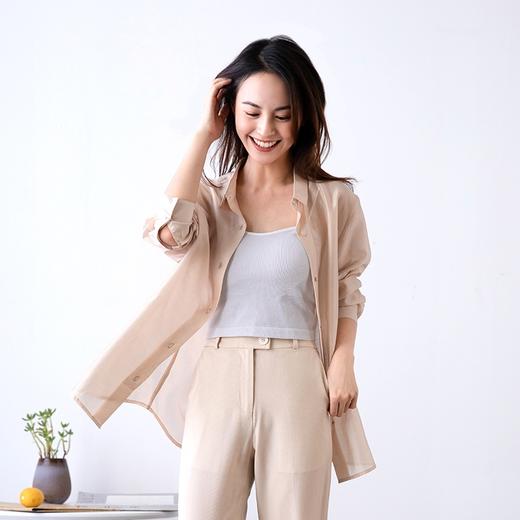 IN AND ON 莱赛尔天丝薄纱衬衫女宽松纯色简约OL长袖上衣女 20537 商品图0