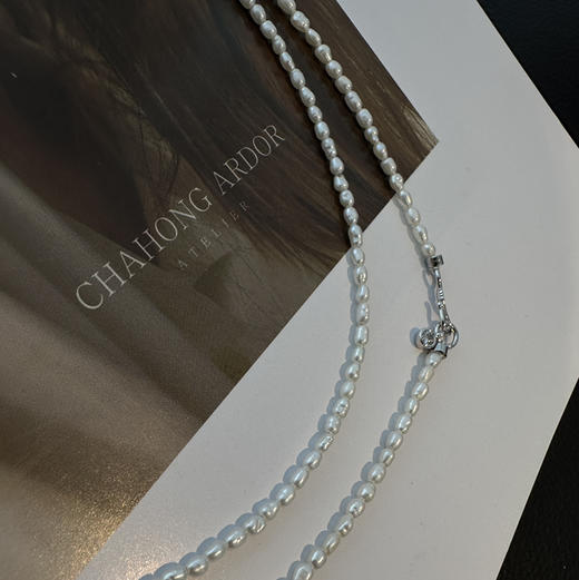 甄珠贝 法式轻盈 淡水keshi 2-3mm 日常百搭 冷光chao亮 很有质感（单层哦，首图是戴三条或三圈长度的效果） 商品图11