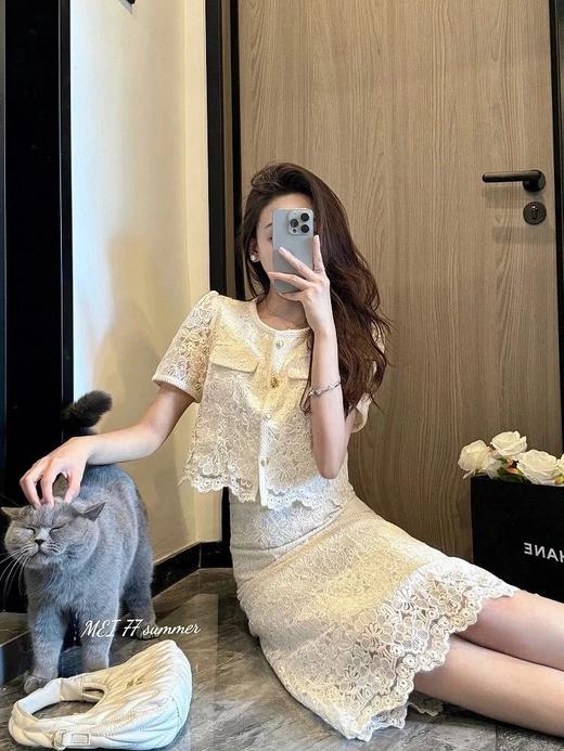 官网价5681~纯手工缝制！【C家同款意大利进口蕾丝小香风蕾丝套装】进口蕾丝面料➕100%棉刺绣工艺~若有若现的透肤感，很有女人味！ 商品图3