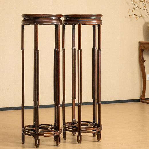 清 红木鱼门洞五足高花几（一对） 商品图4