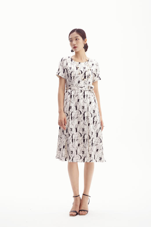 HJ2S21_凝脂色_连衣裙_春夏_轻奢缎面肌理同色系腰带收腰显瘦通勤气质连衣裙_高级女装_BERNIEELEN 伯妮斯茵 商品图9