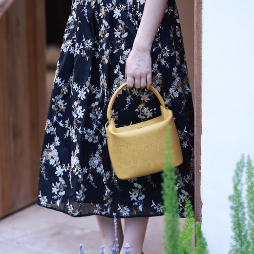 BEN by SONE｜斜挎手提牛皮桶包 商品图4