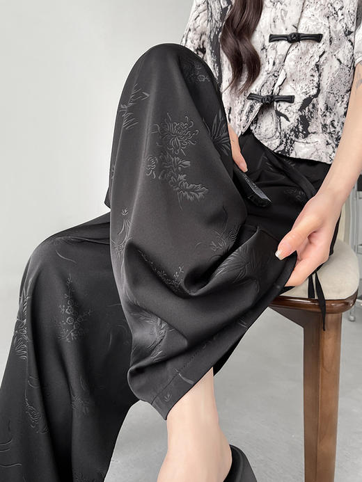 烟雨入江南，花草衔提花！【显瘦新中式国风阔腿冰丝裤】舒适亲肤感，柔软透气不闷吸湿性强，3D立体裁剪设计特色花纹面料，轻薄美观冰凉速干，拯救微胖身材【有书私享】 商品图0