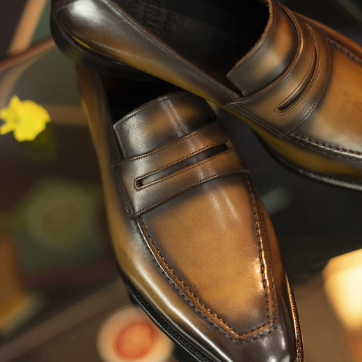 高级定制世界冠军级同工艺产品：马蹄跟盲腰琴底乐福鞋 商品图3