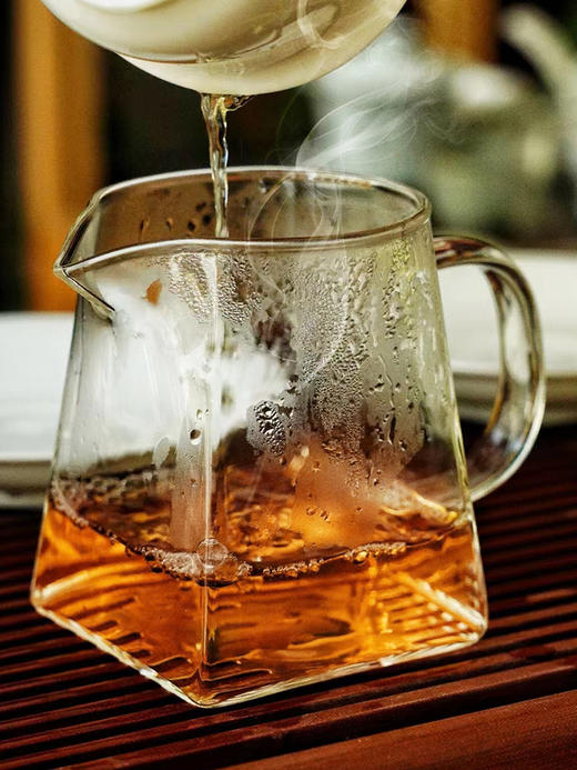 【掌柜私藏薄荷塘】2014年头春头采 十年勐海干仓薄荷塘纯料 有钱难买的稀缺货 云南易武普洱茶生茶357g/饼 拍5发6拍20发25 商品图2