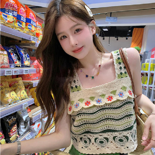 【辣妹方领吊带背心】镂空针织上衣女 夏季新款 甜美设计感 显瘦条纹上衣  商品图7
