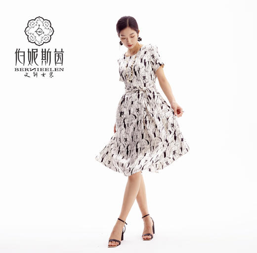 HJ2S21_凝脂色_连衣裙_春夏_轻奢缎面肌理同色系腰带收腰显瘦通勤气质连衣裙_高级女装_BERNIEELEN 伯妮斯茵 商品图14