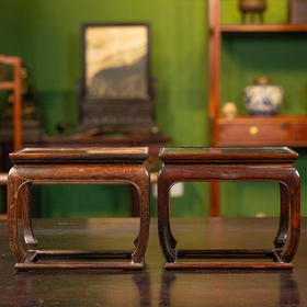 二十世纪 红木拦水线彭牙鼓腿带托泥方形器座（一对）