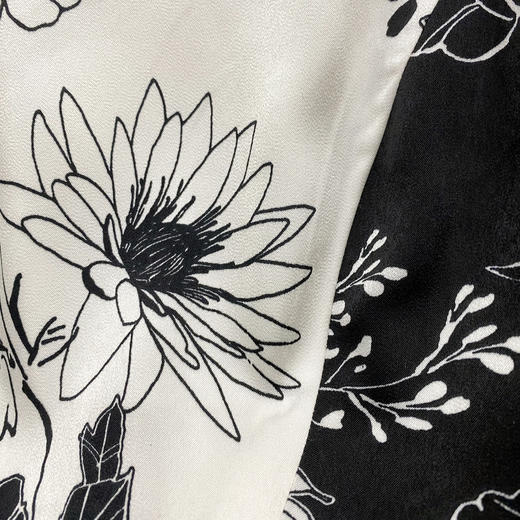 HJ2S37_凝脂色_连衣裙_四季_名媛风黑白撞色花卉印花无袖收腰显瘦气质连衣裙_高级女装_BERNIEELEN 伯妮斯茵 商品图12