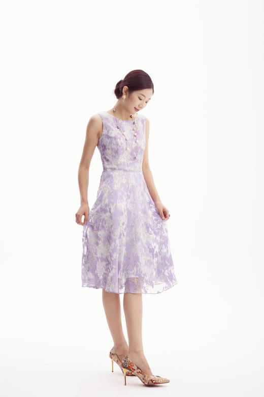 HJ2S15_紫薄汗色_连衣裙_四季_优雅复古雪纺晕染碎花无袖收腰显瘦中裙_高级女装_BERNIEELEN 伯妮斯茵 商品图4