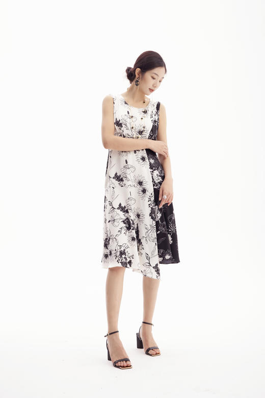 HJ2S37_凝脂色_连衣裙_四季_名媛风黑白撞色花卉印花无袖收腰显瘦气质连衣裙_高级女装_BERNIEELEN 伯妮斯茵 商品图5