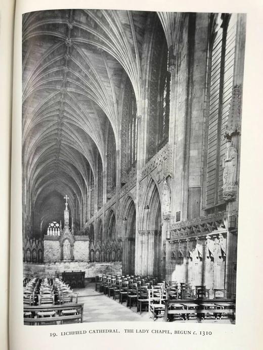 1949年 英国艺术，1307-1461年 约百幅插图 漆布精装18开 商品图13