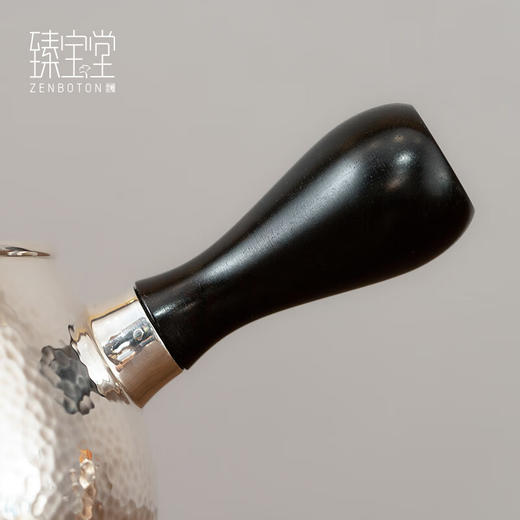 【样品特惠8折，仅1件，无货退款】 臻宝堂银壶纯银999泡茶壶纯手工锤纹急须侧把壶经典款茶具高端送礼茶器 锤纹急须(经典款) 容量约 200ml 重约145克 商品图2