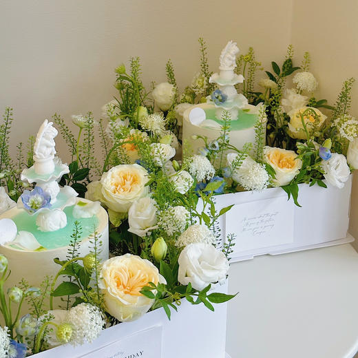 奶油杯许愿池 （鲜花不一定能买到一样的，按色系搭配） 商品图1