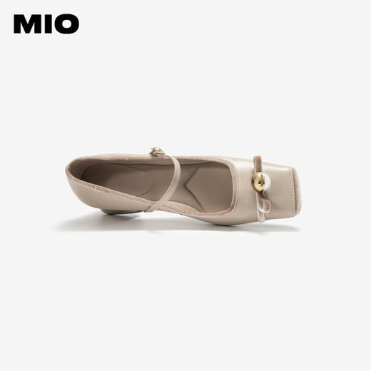 MIO米奥秋季韩系舒适粗跟浅口单鞋蝴蝶珍珠饰扣方头单鞋女M244465908 商品图2