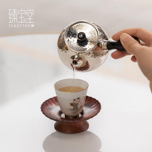 【样品特惠8折，仅1件，无货退款】 臻宝堂银壶纯银999泡茶壶纯手工锤纹急须侧把壶经典款茶具高端送礼茶器 锤纹急须(经典款) 容量约 200ml 重约145克 商品图3