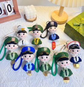 【DIY纯手工钩织卡通挂件】纯手工钩织半身娃娃挂件（手工产品不支持退换）LQQ