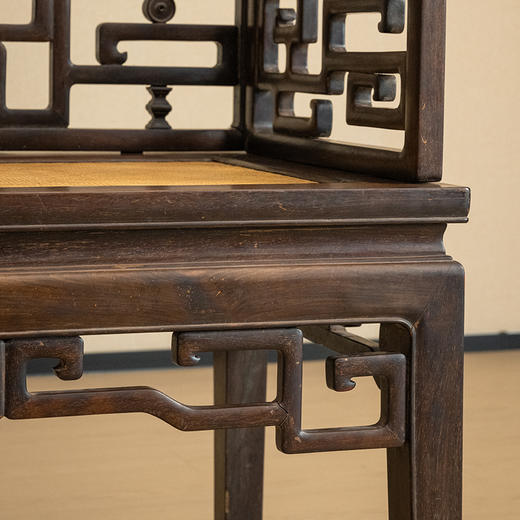 清 红木攒接拐子纹三围屏宝座 商品图3