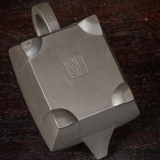 《狮球六方壶》  王光永  省陶瓷艺术大师(2023年 第三届)、高级工艺美术师、徐州市动漫艺术协会副主席、工业设计协会会员 商品图3