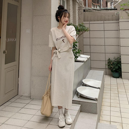 【短款蝴蝶结短袖T恤】时尚套装女 夏季新款 休闲甜美盐系 半身裙两件套 商品图6