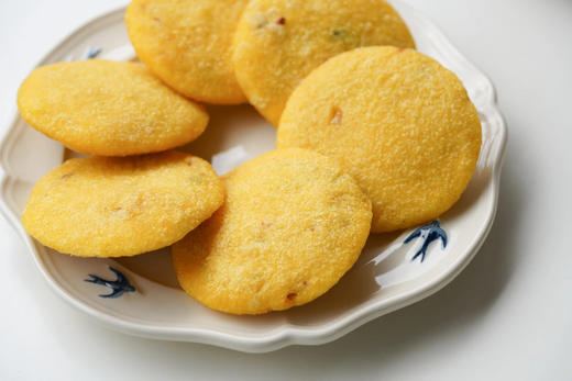 【桐庐非遗手工玉米饼】桐庐本地人都爱吃的特色美食❗️ 👉🤲20个饼只要49.9元💰 每个饼价格不要2.5元🙅🏻纯手工💯 “饼皮酥脆香浓，馅料鲜香可口” 商品图2