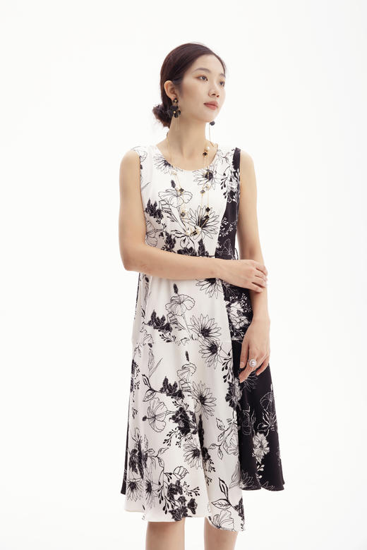 HJ2S37_凝脂色_连衣裙_四季_名媛风黑白撞色花卉印花无袖收腰显瘦气质连衣裙_高级女装_BERNIEELEN 伯妮斯茵 商品图1