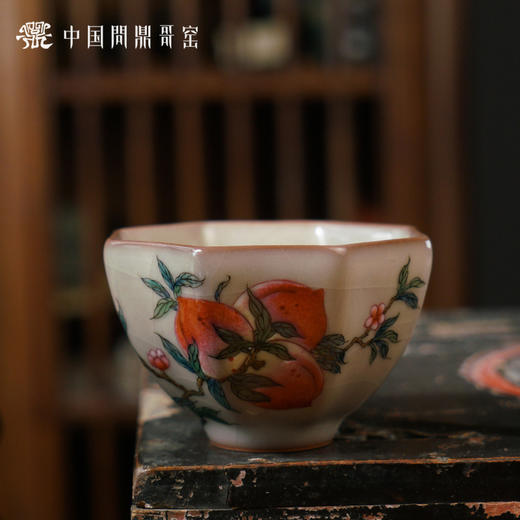 问鼎哥窑致巧款暮雪杯(丰桃娇蕊)（缺货） 商品图2