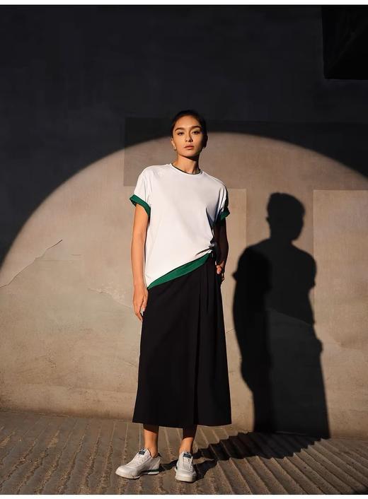 点此购买 迪桑特夏季男女款透气运动休闲宽松短袖字母T恤 bk 290545 商品图5