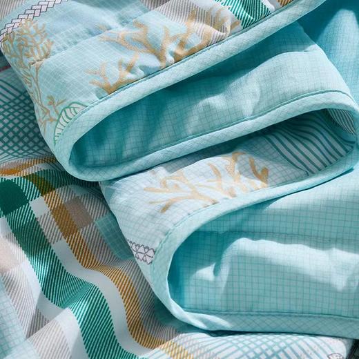 【春上新】10楼 富安娜 全棉四件套/1套203*229cm+纤柔枕/1对74*48cm+印花夏被1条203*229cm（花型随机）  吊牌价3589元   套餐价1099元 商品图5