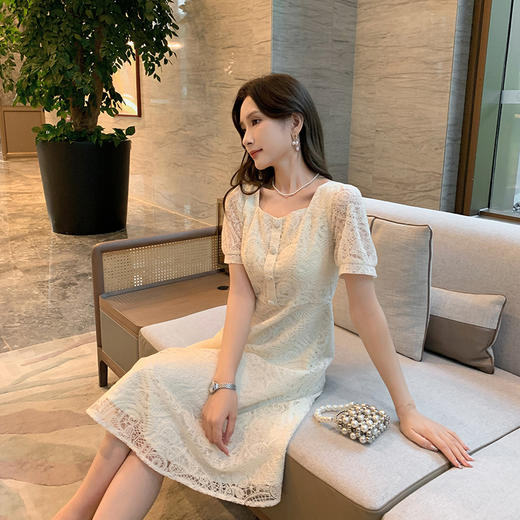奢姿大码女装2025夏季新款蕾丝气质裙子胖妹妹纽扣方领时尚连衣裙9942826437 商品图2