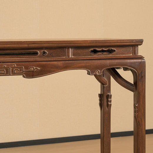 清 红木高束腰霸王枨云纹足条桌 商品图3