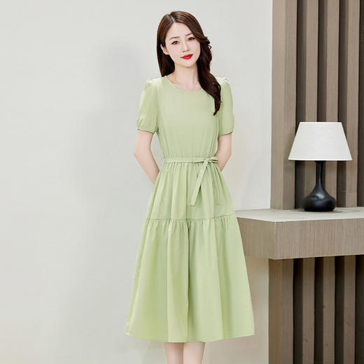 WL99609 2924年夏季新款气质时尚简约通勤收腰显瘦舒适透气百搭纯色连衣裙 商品图2