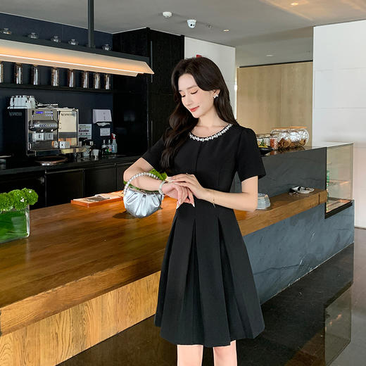 【清仓超15天不保价】[奢姿轻奢系列]圆领钻链连衣裙大码女装夏季新款胖妹妹优雅裙子8942890074 商品图0